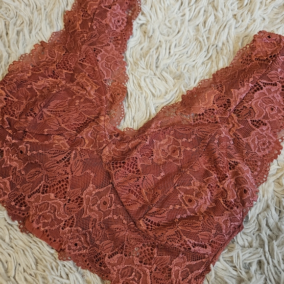 ReVamped bralette - Picture 4 of 10